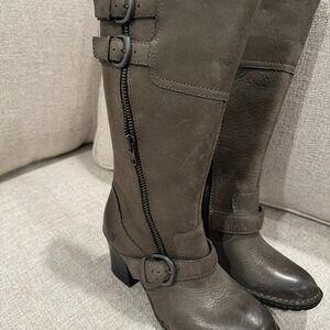 NWOB Born Milari Knee-high Double Buckle Leather Heeled Boots Brown  Size 5